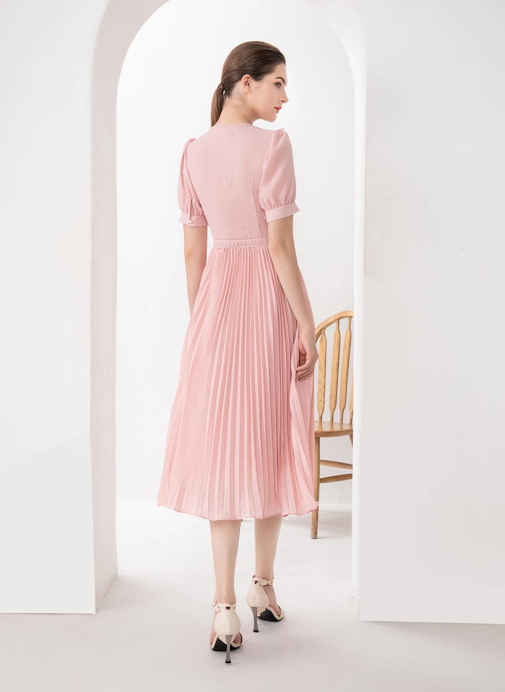 Tie-neck Embroidered Puffy Pleated Midi Dress in Pink